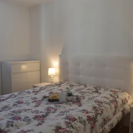 Climatise Avec Loggia Et Parking Proche Port - - Fr-1-226a-181 * Fréjus