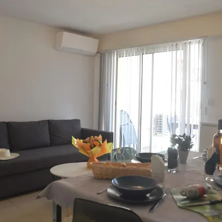 Apartmán Climatise Avec Loggia Et Parking Proche Port - - Fr-1-226a-181 *