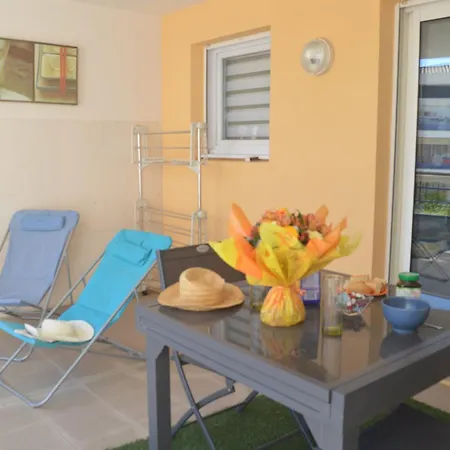 Climatise Avec Loggia Et Parking Proche Port - - Fr-1-226a-181 Apartman