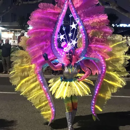 Climatise Avec Loggia Et Parking Proche Port - - Fr-1-226a-181 Fréjus